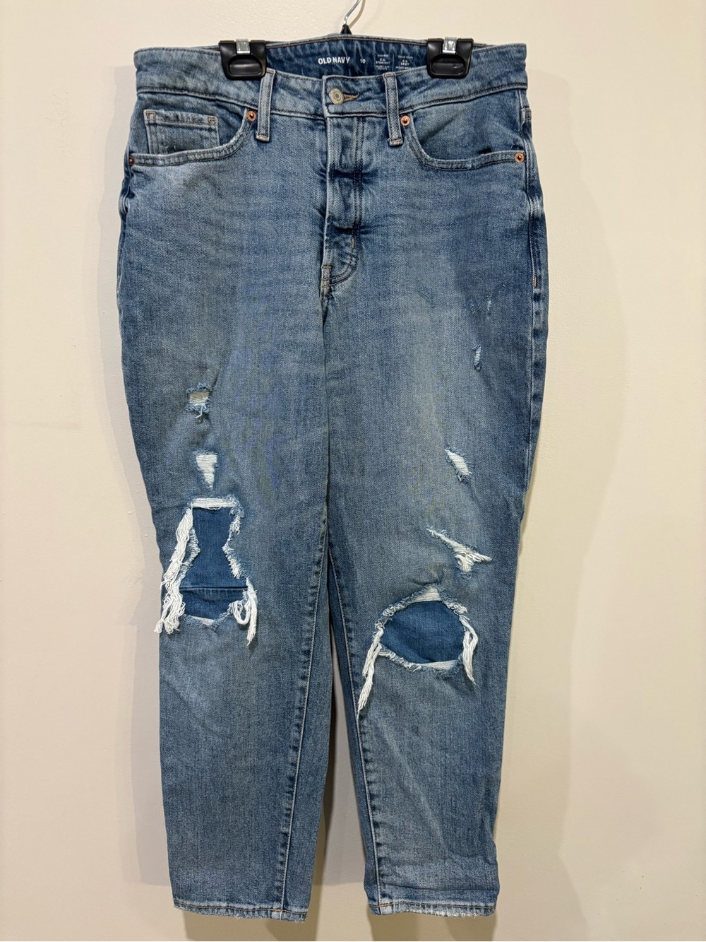 Old Navy Distressed Light Blue Cropped Jeans